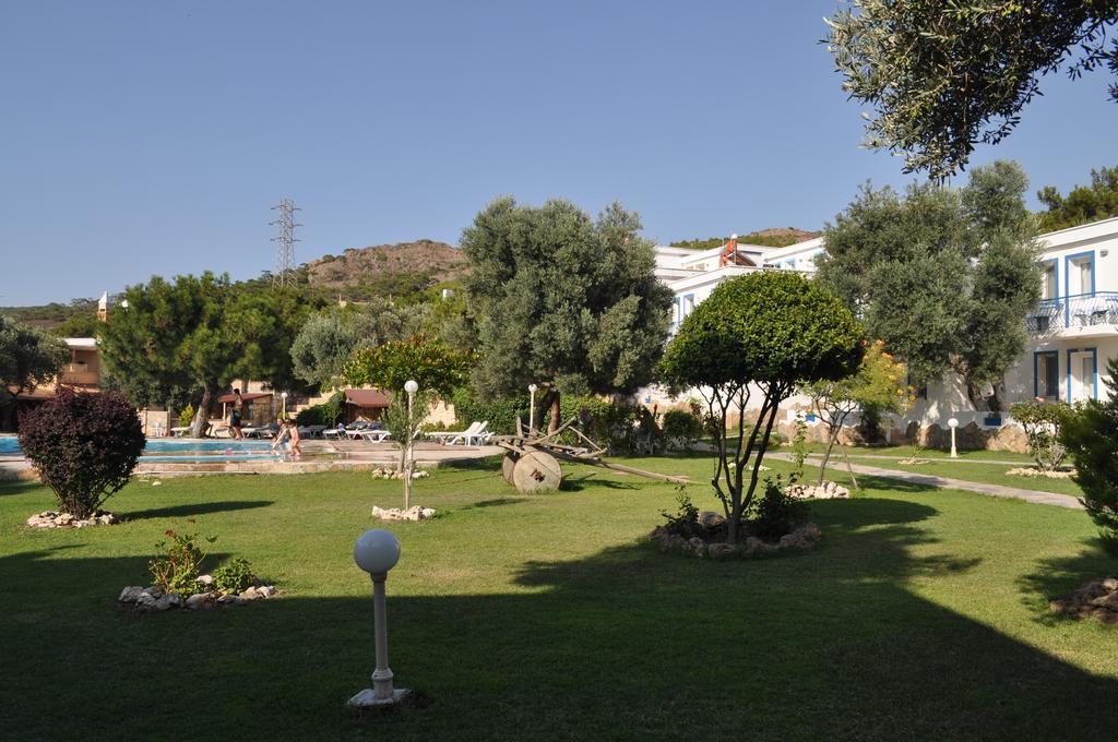 Club Mackerel Holiday Village Foça Extérieur photo