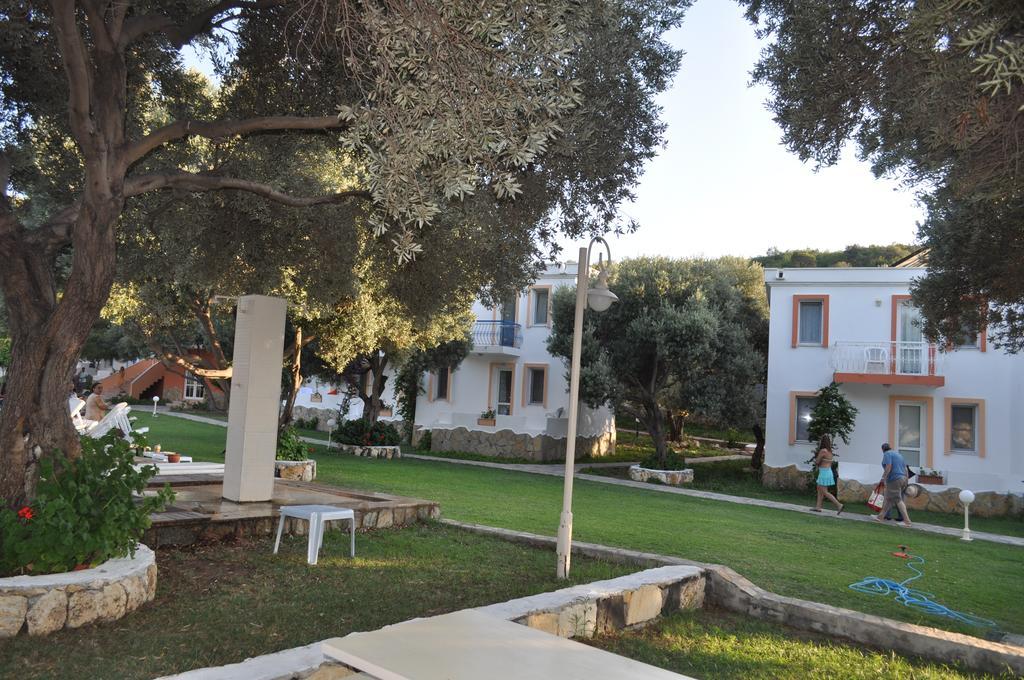 Club Mackerel Holiday Village Foça Extérieur photo