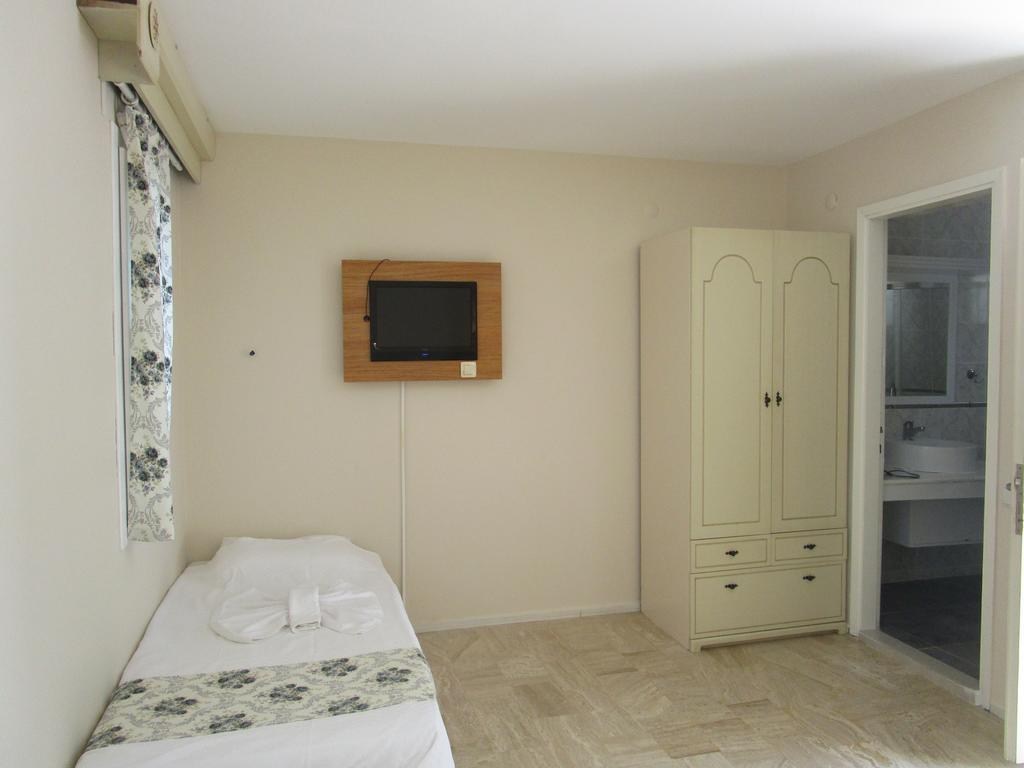 Club Mackerel Holiday Village Foça Extérieur photo