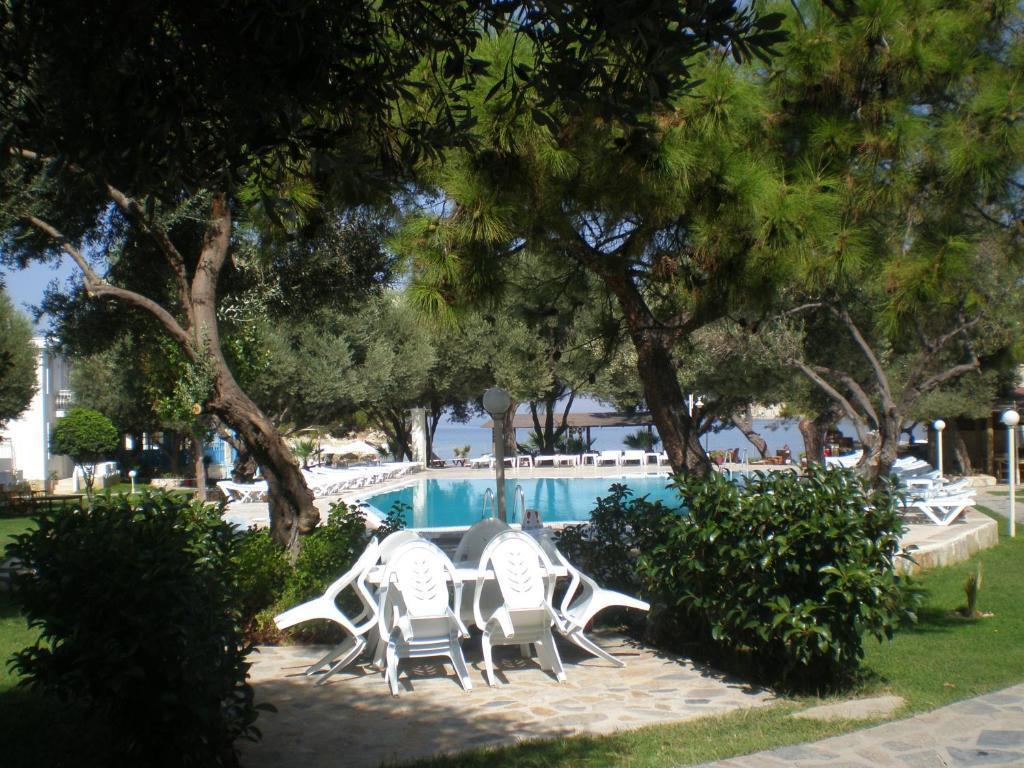 Club Mackerel Holiday Village Foça Extérieur photo
