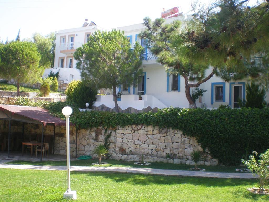 Club Mackerel Holiday Village Foça Extérieur photo