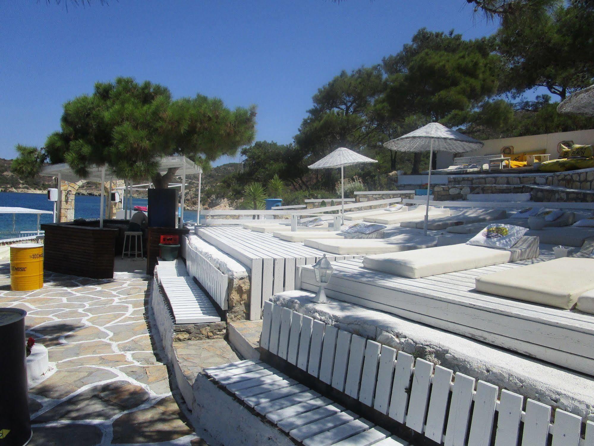 Club Mackerel Holiday Village Foça Extérieur photo